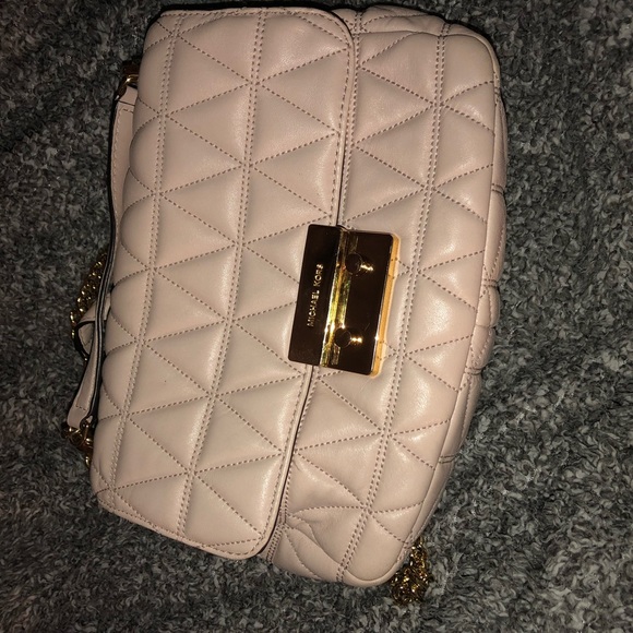 MK Sloan Large Quilted Leather Shoulder Bag - Picture 2 of 5